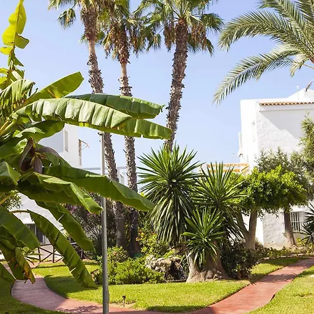 A 100m De Playa Piscina Y Todos Los Servicios